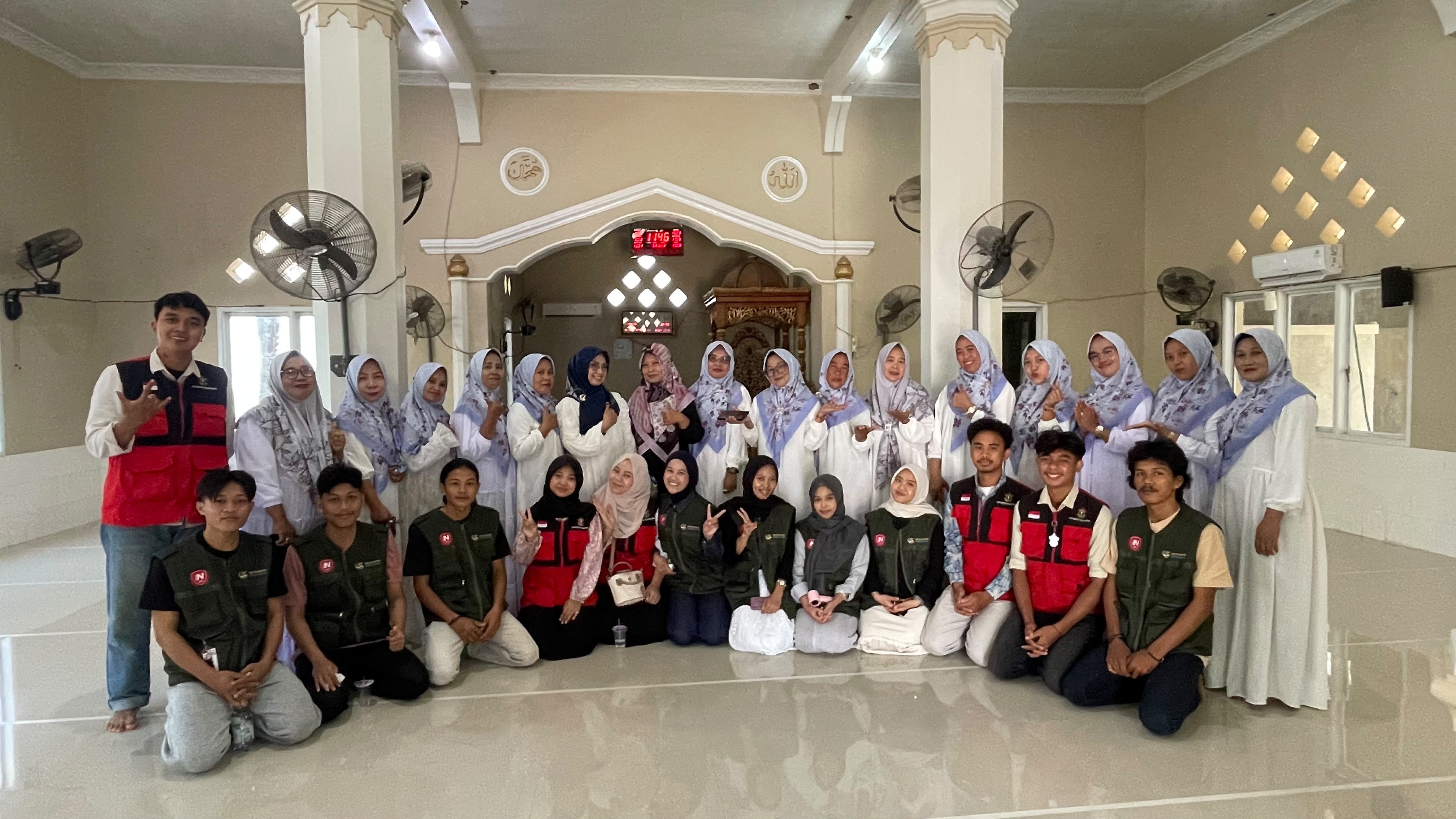pererat-silaturahmi-mahasiswa-kkn-itb-nobel-dan-kkn-unhas-ikut-serta-dalam-pengajian-warga-di-masjid-al-anshar-dusun-lero-b